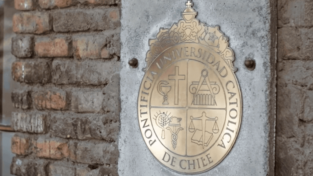 125 años - Pontificia Universidad Católica de Chile